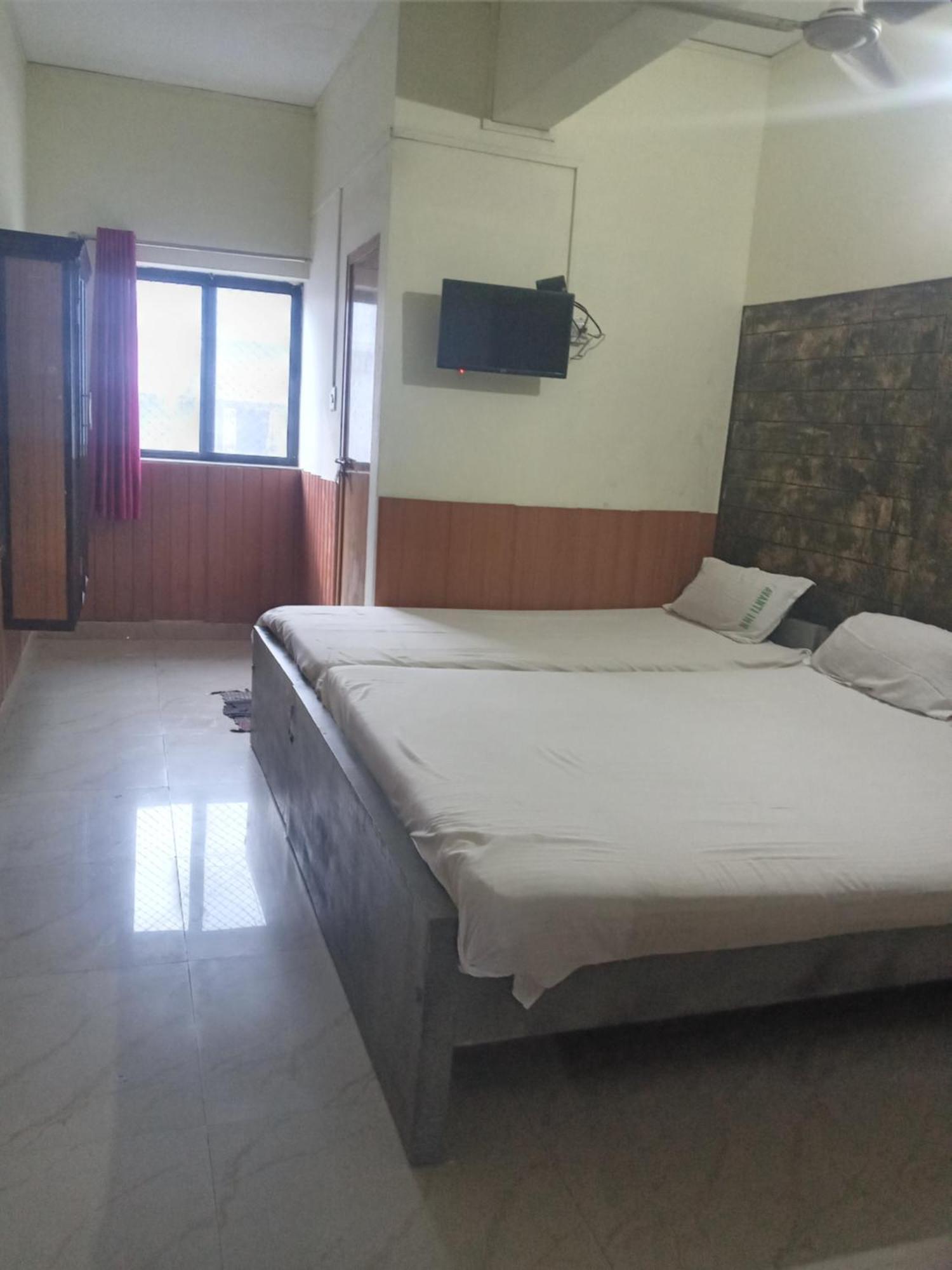 Avanti Inn Guruvāyūr エクステリア 写真