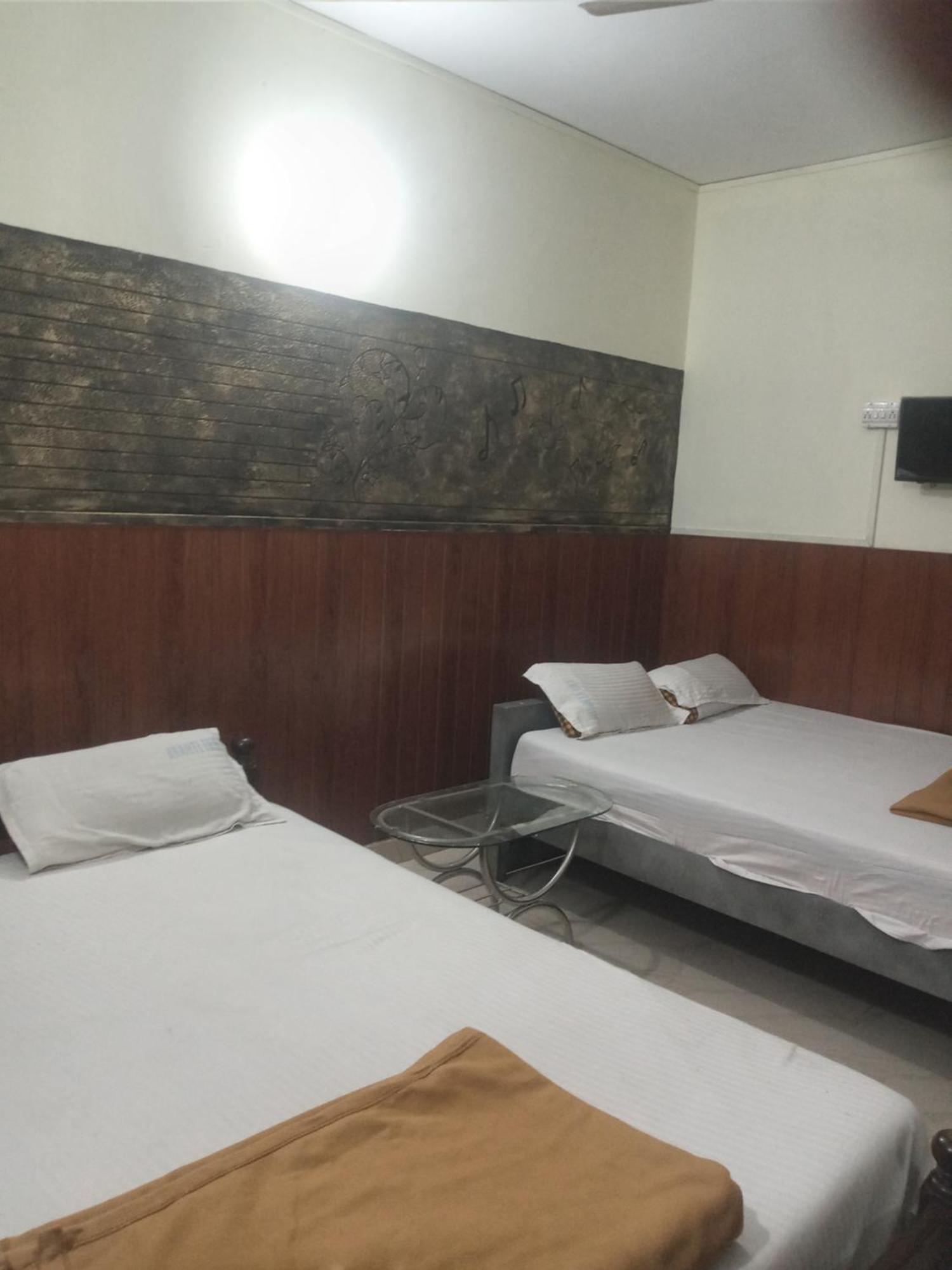 Avanti Inn Guruvāyūr エクステリア 写真